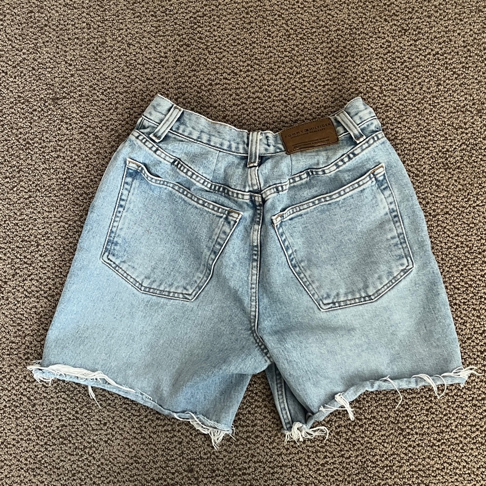 Vintage Tommy Hilfiger shorts - Picture 2 of 5